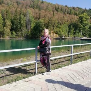 Девушки в Уфе (Башкортостан): Амира, 54 - ищет парня из Уфы (Башкортостан)