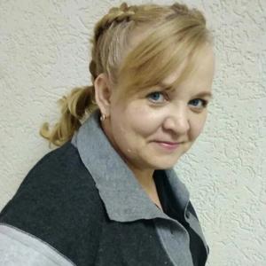 Девушки в Саратове: Танюшка, 46 - ищет парня из Саратова