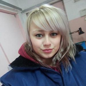 Девушки в Первоуральске: Alena, 30 - ищет парня из Первоуральска