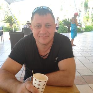 Парни в Пскове: Игорь, 43 - ищет девушку из Пскова