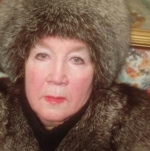 Девушки в Омске: Евгения, 70 - ищет парня из Омска