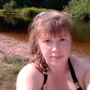 Девушки в Северодвинске: Валентина, 43 - ищет парня из Северодвинска