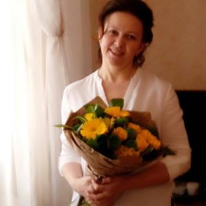Девушки в Казани (Татарстан): Марина, 52 - ищет парня из Казани (Татарстан)