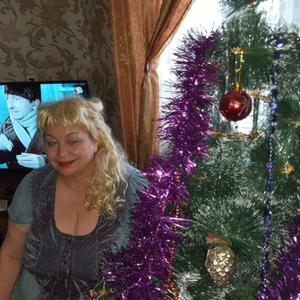 Девушки в Саратове: Софья, 84 - ищет парня из Саратова