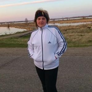 Девушки в Томске: Оксана, 52 - ищет парня из Томска