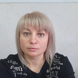 Девушки в Волгограде: Юлия, 47 - ищет парня из Волгограда