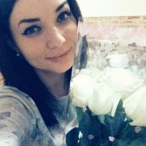 Девушки в Челябинске: Карина, 32 - ищет парня из Челябинска
