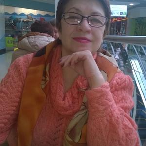 Девушки в Новомосковске: Марина, 59 - ищет парня из Новомосковска