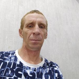 Вадим, 48 лет, Чегдомын
