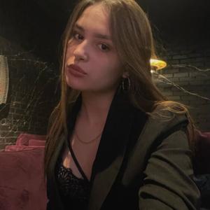 Девушки в Новосибирске: Екатерина, 19 - ищет парня из Новосибирска
