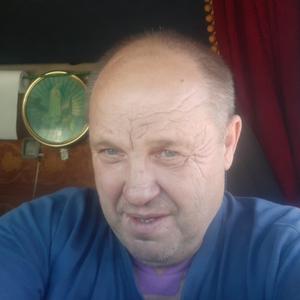 Константин, 68 лет, Москва