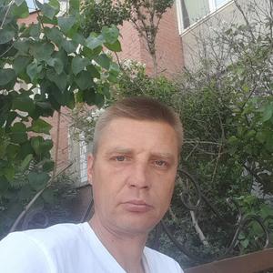Парни в Бердске: Илья, 45 - ищет девушку из Бердска