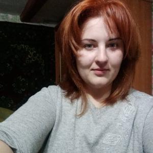 Девушки в Азове: Ксения, 27 - ищет парня из Азова