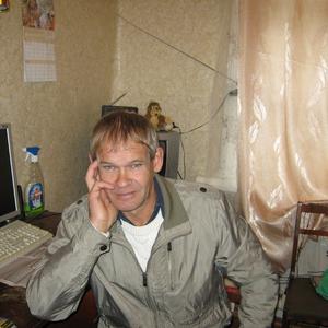 Парни в Добрянке (Пермский край): Толя, 64 - ищет девушку из Добрянки (Пермский край)