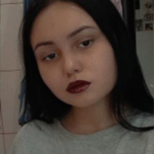 Девушки в Ульяновске: Алина, 19 - ищет парня из Ульяновска