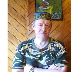 Олег, 66 лет, Екатеринбург
