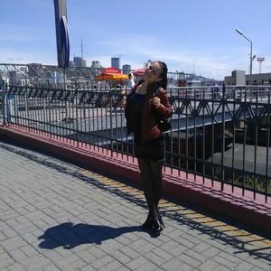 Девушки в Владивостоке: Яночка, 34 - ищет парня из Владивостока