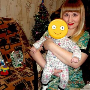 Девушки в Болхове: Алечка, 30 - ищет парня из Болхова