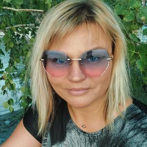 Девушки в Бердске: Ирина, 40 - ищет парня из Бердска