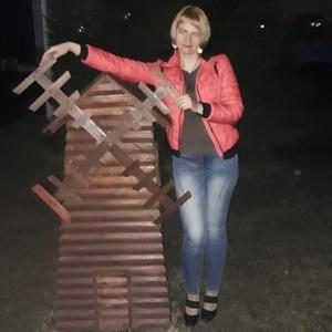 Девушки в Минске (Беларусь): Надежда, 41 - ищет парня из Минска (Беларусь)