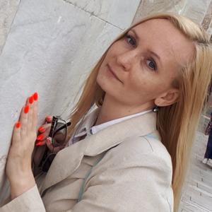 Девушки в Пскове: Наталия, 39 - ищет парня из Пскова