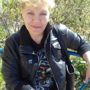 Девушки в Екатеринбурге: Larisa, 53 - ищет парня из Екатеринбурга