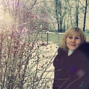 Девушки в Ижевске: Ирина, 52 - ищет парня из Ижевска