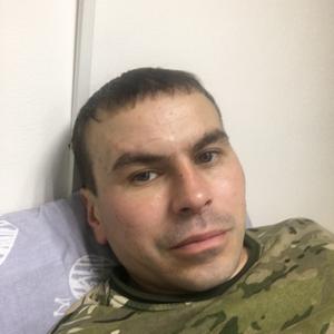 Василий, 38 лет, Свободный