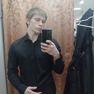 Андрей, 22 года, Киров