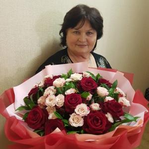 Девушки в Азове: Лана, 65 - ищет парня из Азова