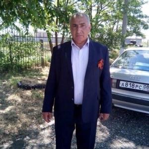 Парни в Элисте: Ахмед, 55 - ищет девушку из Элисты