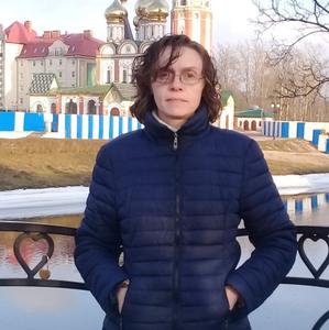 Девушки в Калининграде: Елена, 40 - ищет парня из Калининграда