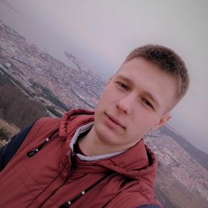 Парни в Геленджике: Игорь, 23 - ищет девушку из Геленджика