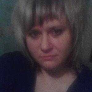 Девушки в Новоселицкое: Алина, 44 - ищет парня из Новоселицкое