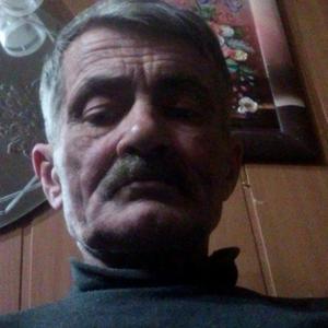Парни в Саратове: Василий Вяткин, 65 - ищет девушку из Саратова