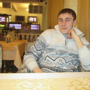 Парни в Твери: Анатолий, 32 - ищет девушку из Твери