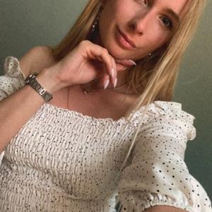 Девушки в Смоленске: Adelina, 27 - ищет парня из Смоленска