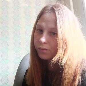 Девушки в Томске: Кристина, 30 - ищет парня из Томска