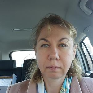 Девушки в Таганроге: Елнна, 55 - ищет парня из Таганрога