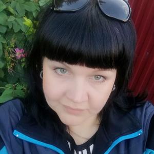 Девушки в Омске: Кристина, 42 - ищет парня из Омска
