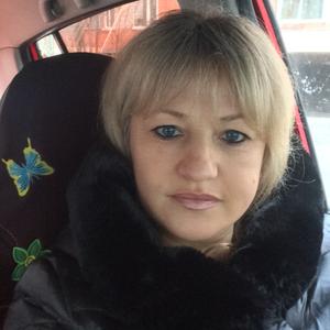 Девушки в Петрозаводске: Ирина, 48 - ищет парня из Петрозаводска