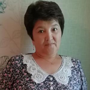 Девушки в Саратове: Катя, 67 - ищет парня из Саратова