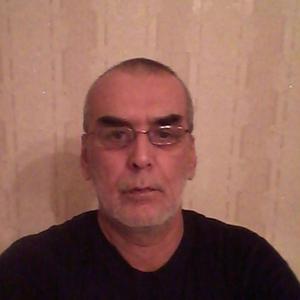 Парни в Звенигороде: Рафик, 61 - ищет девушку из Звенигорода