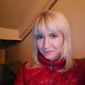 Девушки в Молодечно: Полина, 36 - ищет парня из Молодечно