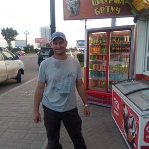 Парни в Биробиджане: Ярослав, 49 - ищет девушку из Биробиджана