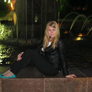 Девушки в Великий Новгороде: Марина, 34 - ищет парня из Великий Новгорода