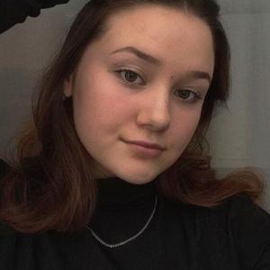 Девушки в Екатеринбурге: Елизавета, 19 - ищет парня из Екатеринбурга