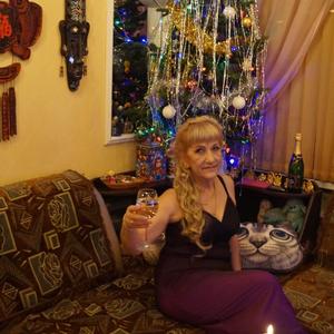 Девушки в Владивостоке: Людмила, 68 - ищет парня из Владивостока