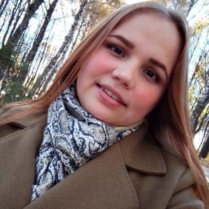 Девушки в Ульяновске: Елена, 24 - ищет парня из Ульяновска
