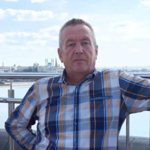 Виталий, 56 лет, Казань